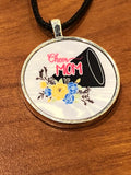 Cheer Mom flower megaphone designed round-necklace